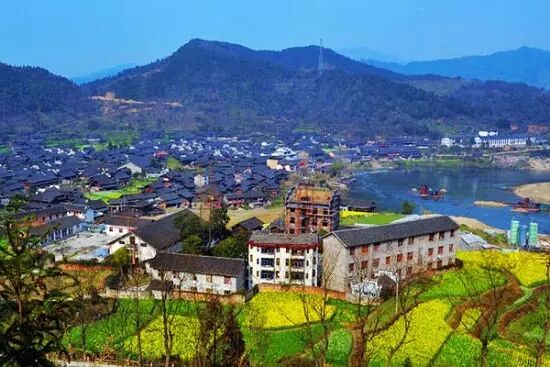 长沙市区到凤凰古城有多远_长沙市区到岳麓山多远_宜宾市区到蜀南竹海有多远