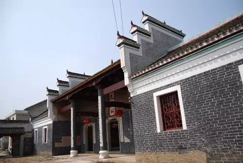 长沙市区到岳麓山多远_宜宾市区到蜀南竹海有多远_长沙市区到凤凰古城有多远