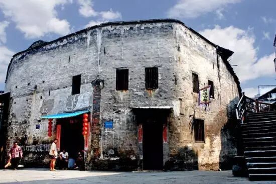 长沙市区到岳麓山多远_长沙市区到凤凰古城有多远_宜宾市区到蜀南竹海有多远