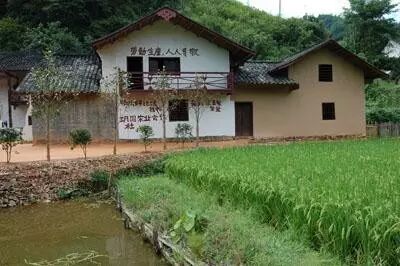 长沙市区到凤凰古城有多远_长沙市区到岳麓山多远_宜宾市区到蜀南竹海有多远