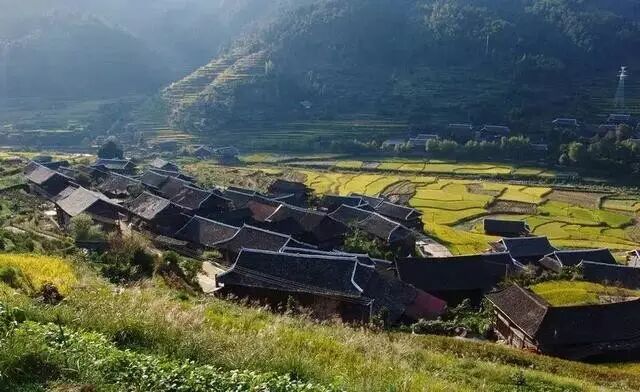 长沙市区到岳麓山多远_宜宾市区到蜀南竹海有多远_长沙市区到凤凰古城有多远