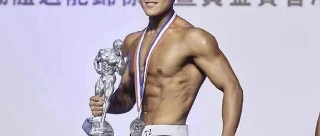 TVB男星爆红后再演路人甲，坦然心态面对，曾因太肥被拒绝入行