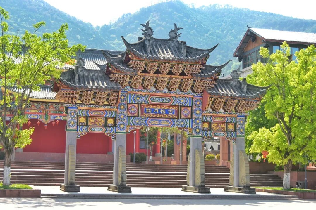 国内“避暑”天花板：游客不足大理的1%，安逸不输成都！均温18℃，不用空调！！严重被低估了......