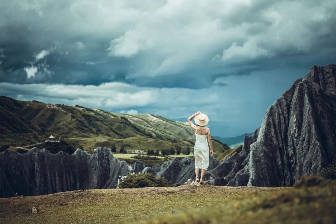 这才是中国7、8月最避暑的自驾路线，均温18℃，沿途人少景美！赶紧选一条出发吧