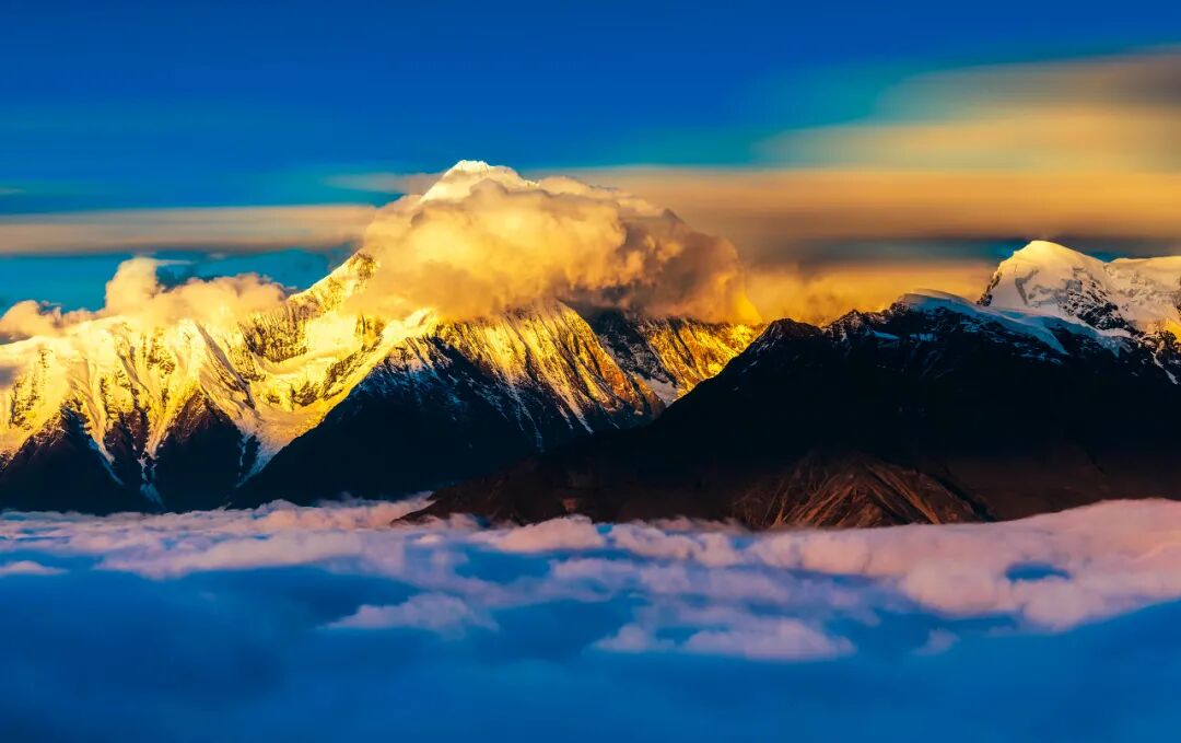 这才是中国7、8月最避暑的自驾路线，均温18℃，沿途人少景美！赶紧选一条出发吧