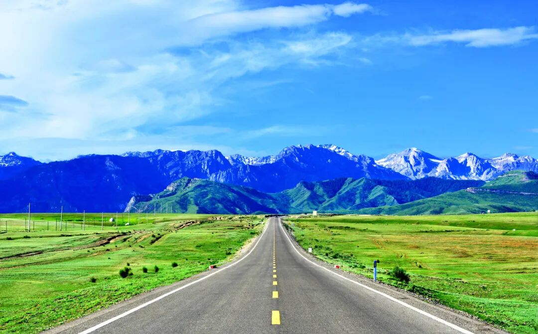 这才是中国7、8月最避暑的自驾路线，均温18℃，沿途人少景美！赶紧选一条出发吧