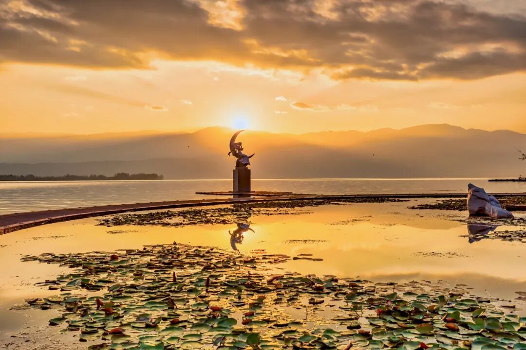 国内“避暑”天花板：游客不足大理的1%，安逸不输成都！均温18℃，不用空调！！严重被低估了......