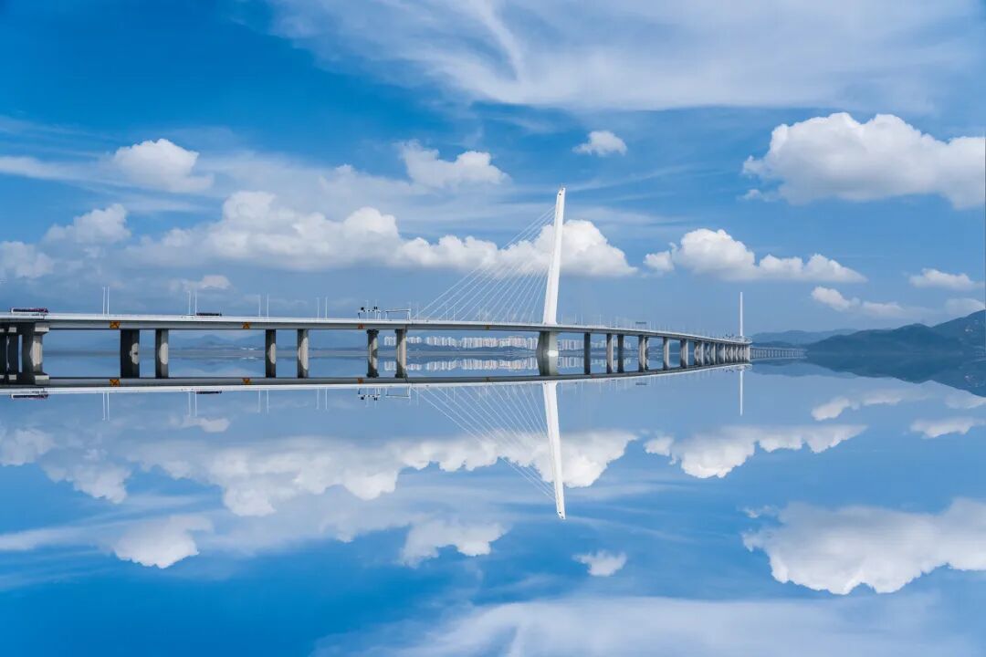 中国唯一没有“农村”的城市：无农民，40年前是小渔村！如今“富可敌国”，每年有500万人挤着来