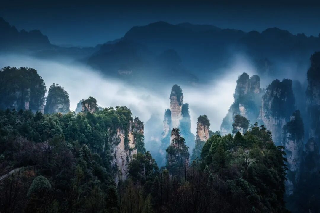 24亿修建，四年亏10亿！张家界的这座古城，沦为空城，停车场竟是唯一盈利项目