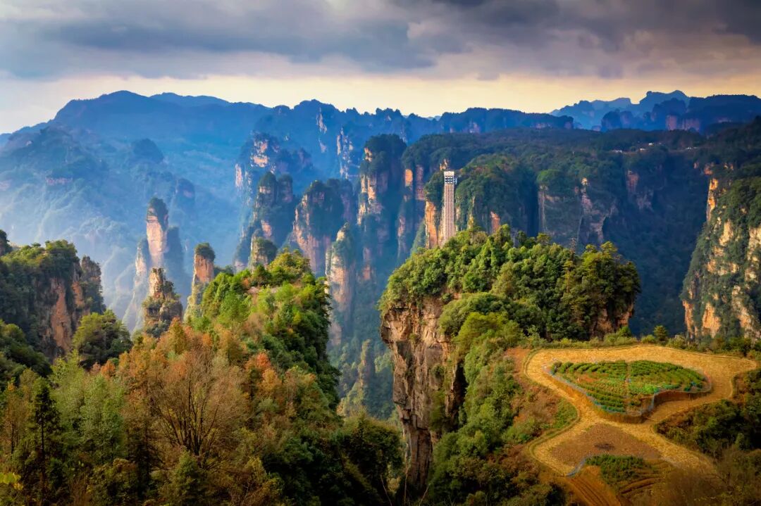 中国又一座城市被老外“占据”，30万老外涌入，竟能使用外币！美到窒息，还是此生必去......