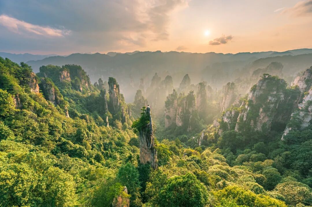 中国又一座城市被老外“占据”，30万老外涌入，竟能使用外币！美到窒息，还是此生必去......