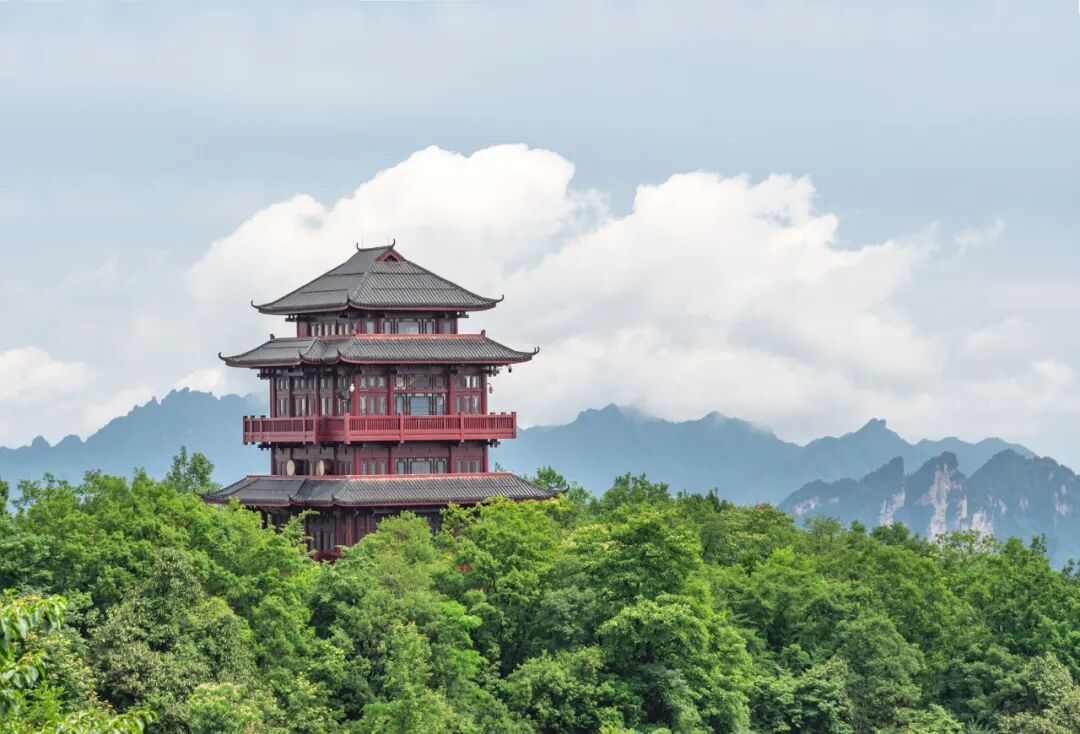 中国又一座城市被老外“占据”，30万老外涌入，竟能使用外币！美到窒息，还是此生必去......