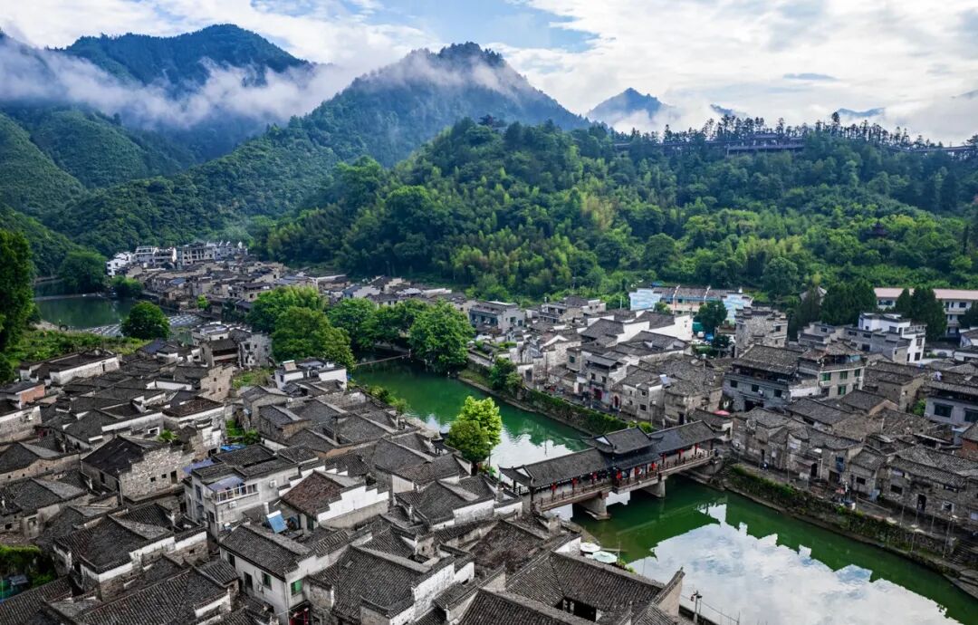 别只知道乌镇、西塘了！这个不收门票的千年古镇，人少景美，2000元能玩一个月，太适合养老了