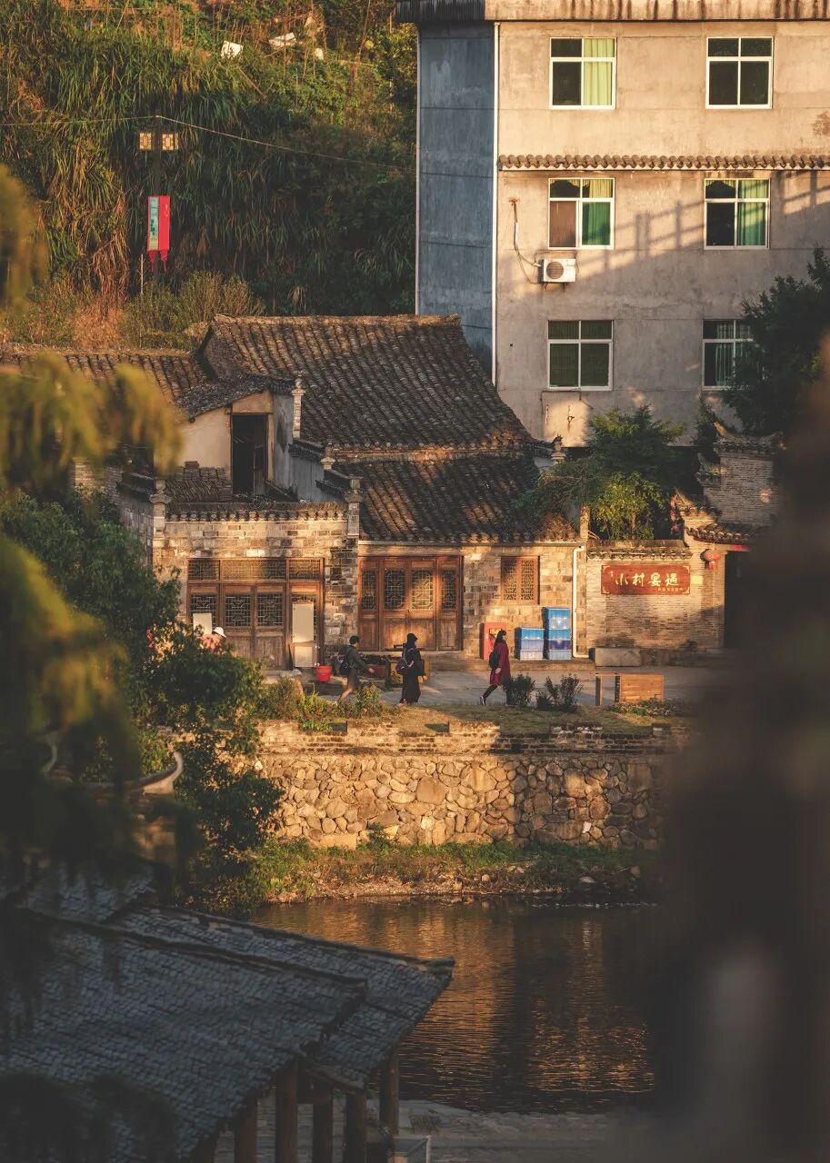 别只知道乌镇、西塘了！这个不收门票的千年古镇，人少景美，2000元能玩一个月，太适合养老了