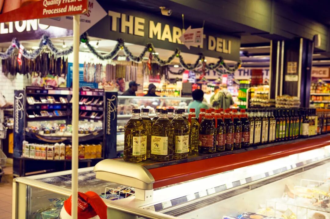 世界唯一人人“亿万富翁”的国家：一个鸡蛋20万亿，花钱论斤称，钞票遍地没人捡！却买不起水喝......