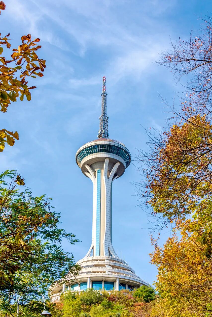 中国最大的“边境”城市，1000元就能玩爽！水果管够，海鲜管饱，比大连安逸，还藏着最美的秋色