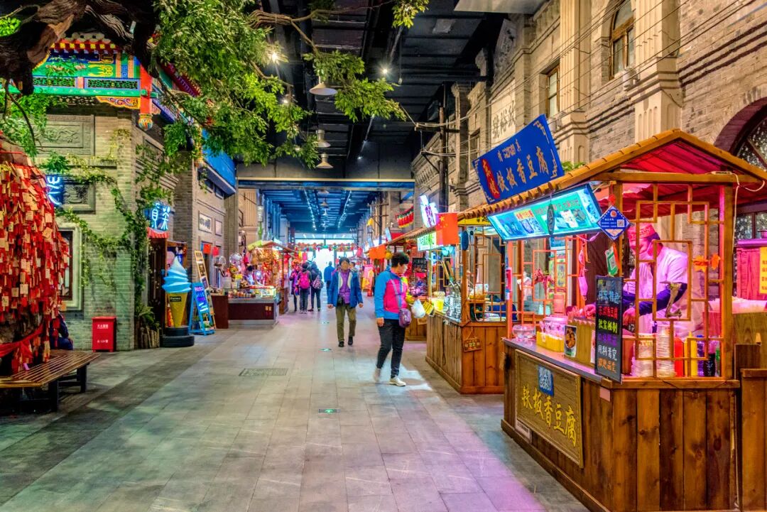 中国最大的“边境”城市，1000元就能玩爽！水果管够，海鲜管饱，比大连安逸，还藏着最美的秋色