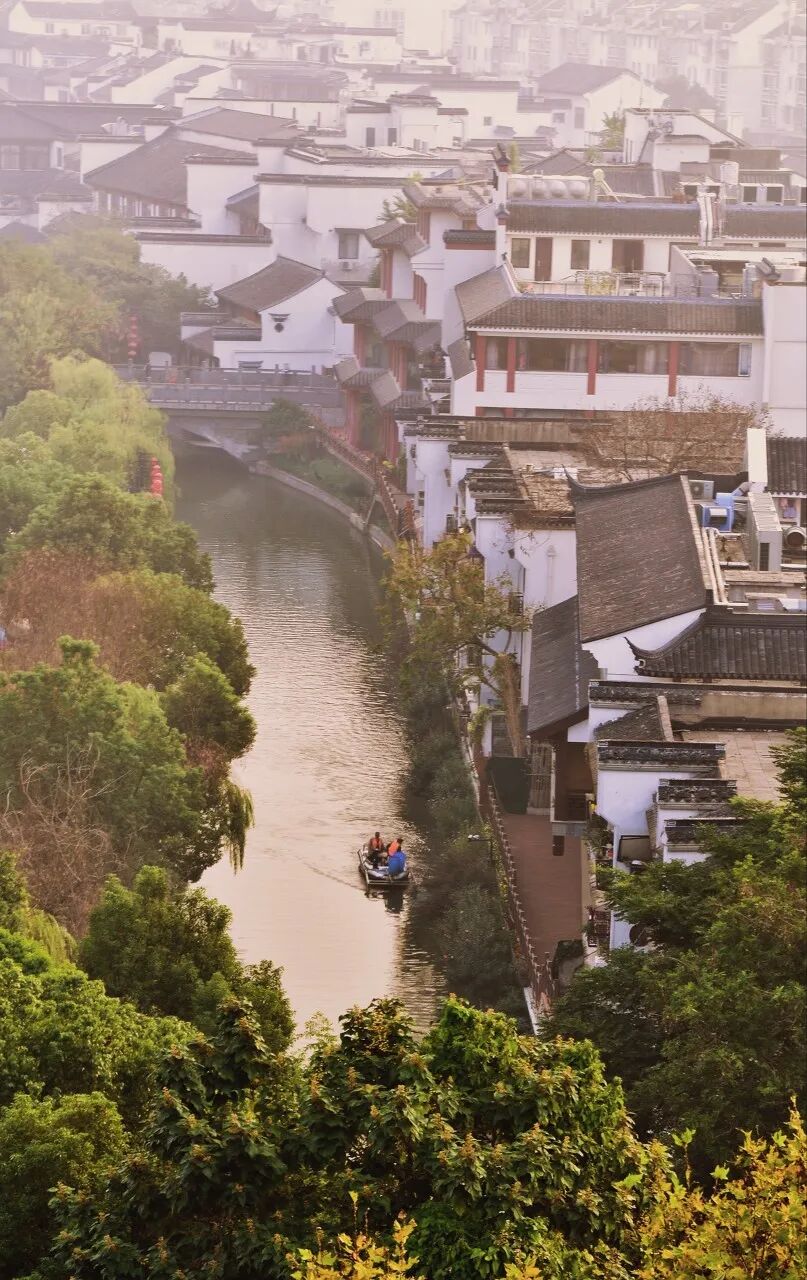 江苏与安徽交界有座城市，历史悠久风水极佳，曾是世界最大的城市，如今被争当省会！