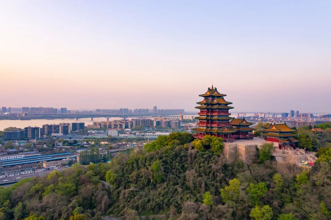 江苏与安徽交界有座城市，历史悠久风水极佳，曾是世界最大的城市，如今被争当省会！