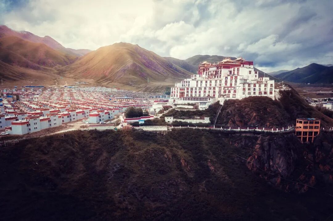 中国唯一没有“树”的城市：种活一棵奖励30万！比韩国大3倍，景色绝美，却无人敢去......