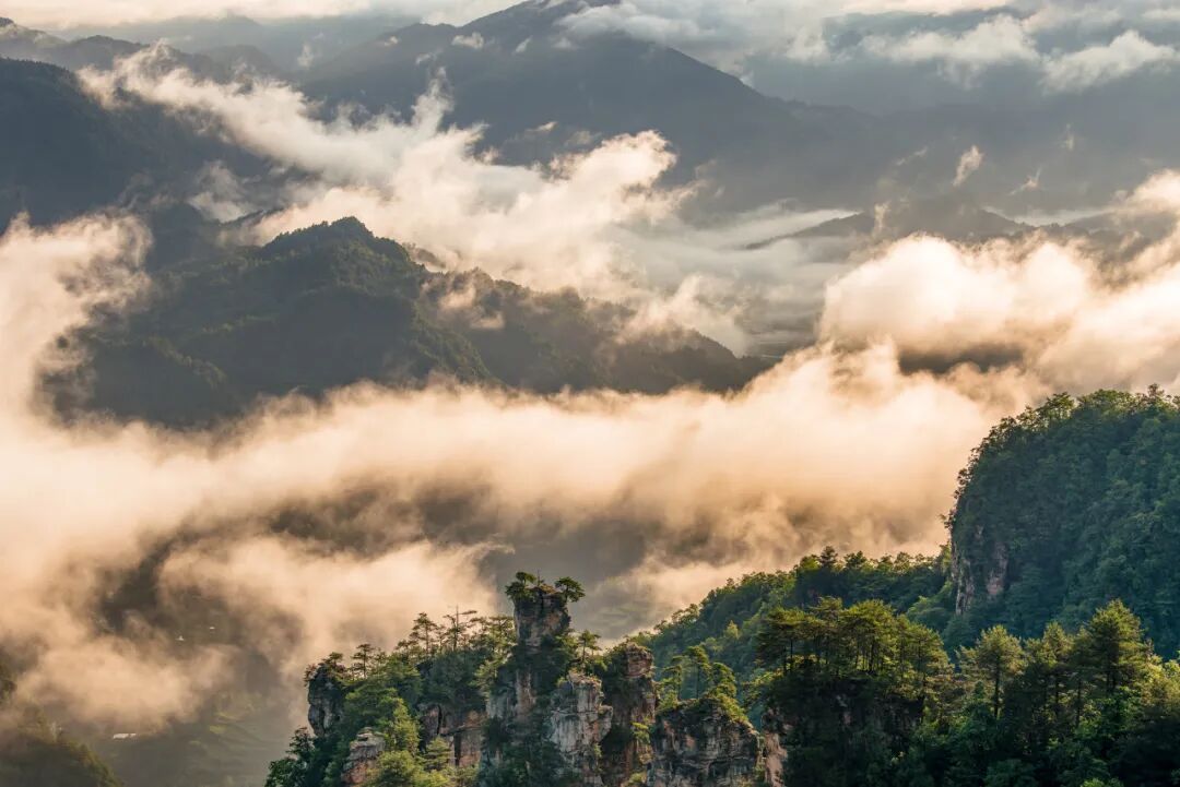 中国又一座城市被老外“占据”，30万老外涌入，竟能使用外币！美到窒息，还是此生必去......