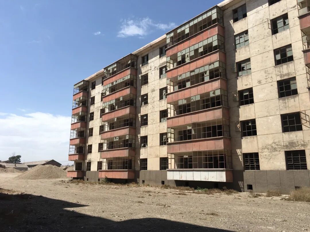 中国最便宜的地方：28元/平，2000元能买套房，全城只剩一个红绿灯，网友：白给也不要