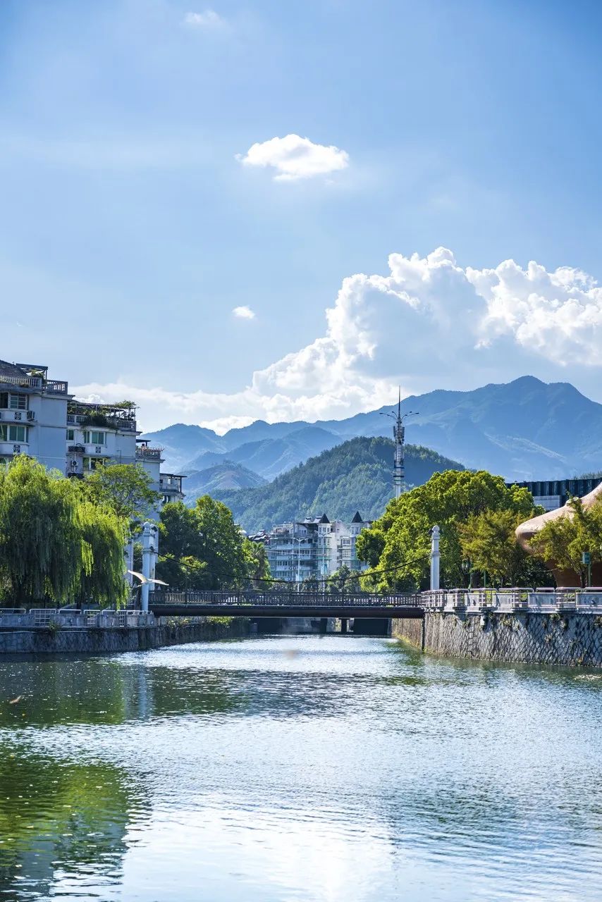 《庆余年2》爆火！这个隐世小城，不输苏杭，被白居易疯狂表白！当地人：求求了，都别来