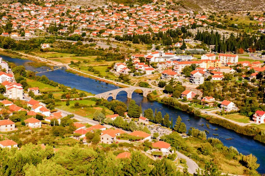 第二个对中国免签的“欧洲国家”来了：不输瑞士，200元住星级酒店！华人遍地，还是此生必去