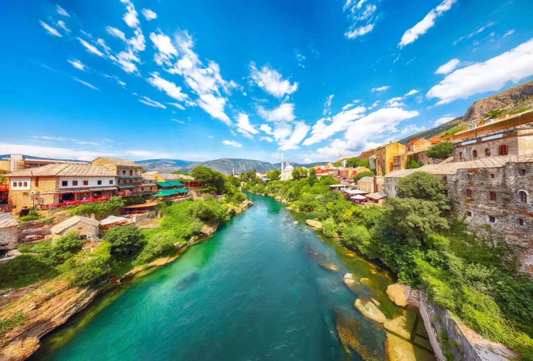 第二个对中国免签的“欧洲国家”来了：不输瑞士，200元住星级酒店！华人遍地，还是此生必去