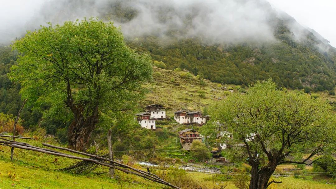 國內唯一敢叫板稻城亞丁的處女秘境，低調景美，鮮為人知.. 旅遊 第21張