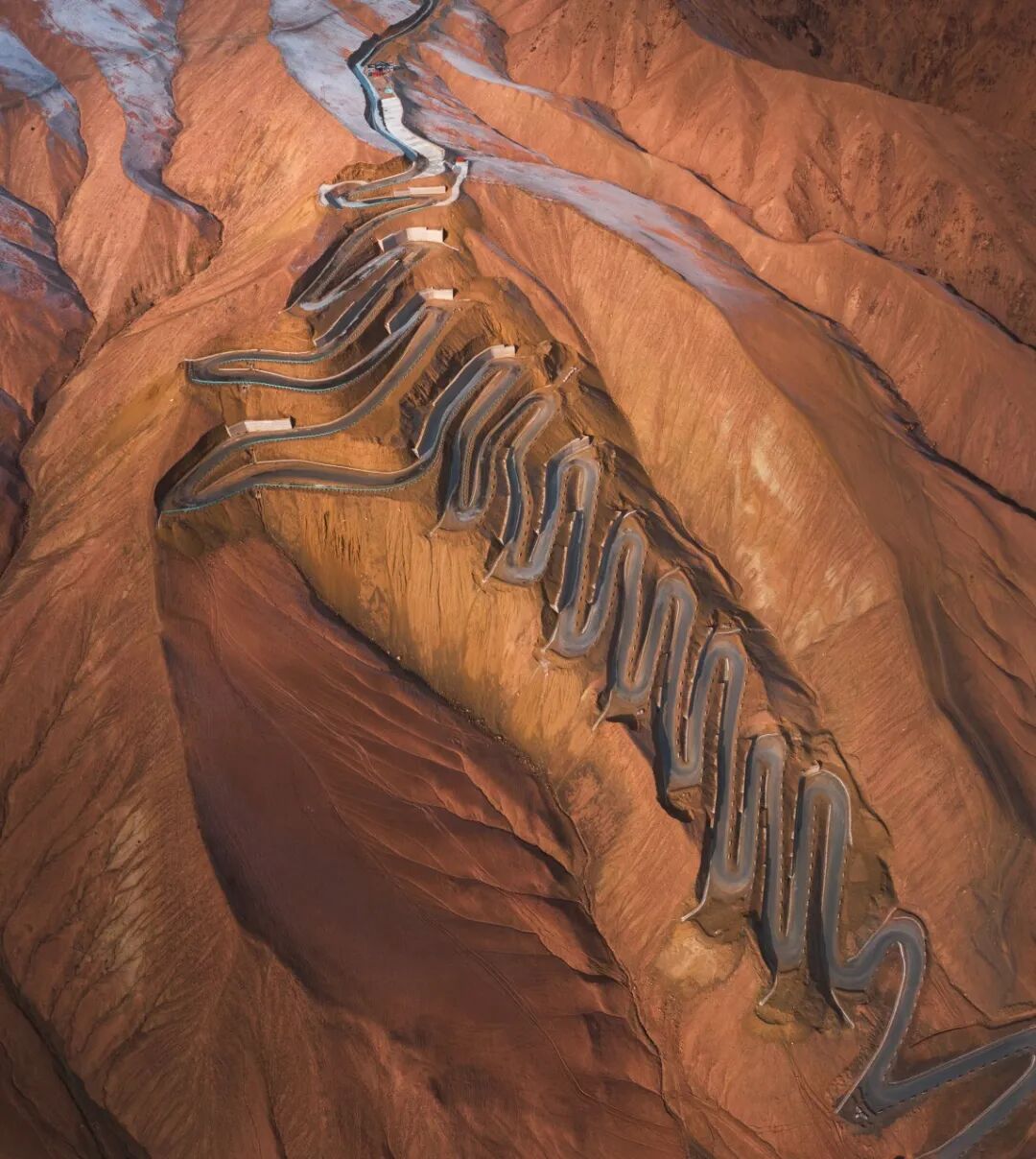 中国最“懒”的城市：睡到中午12点还嫌早！景色不输摩洛哥，满街美女，却被遗忘千年