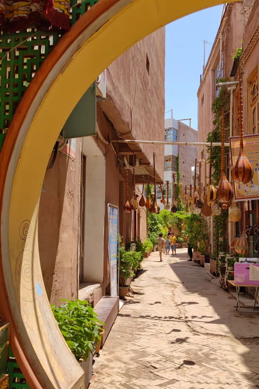 中国最“懒”的城市：睡到中午12点还嫌早！景色不输摩洛哥，满街美女，却被遗忘千年