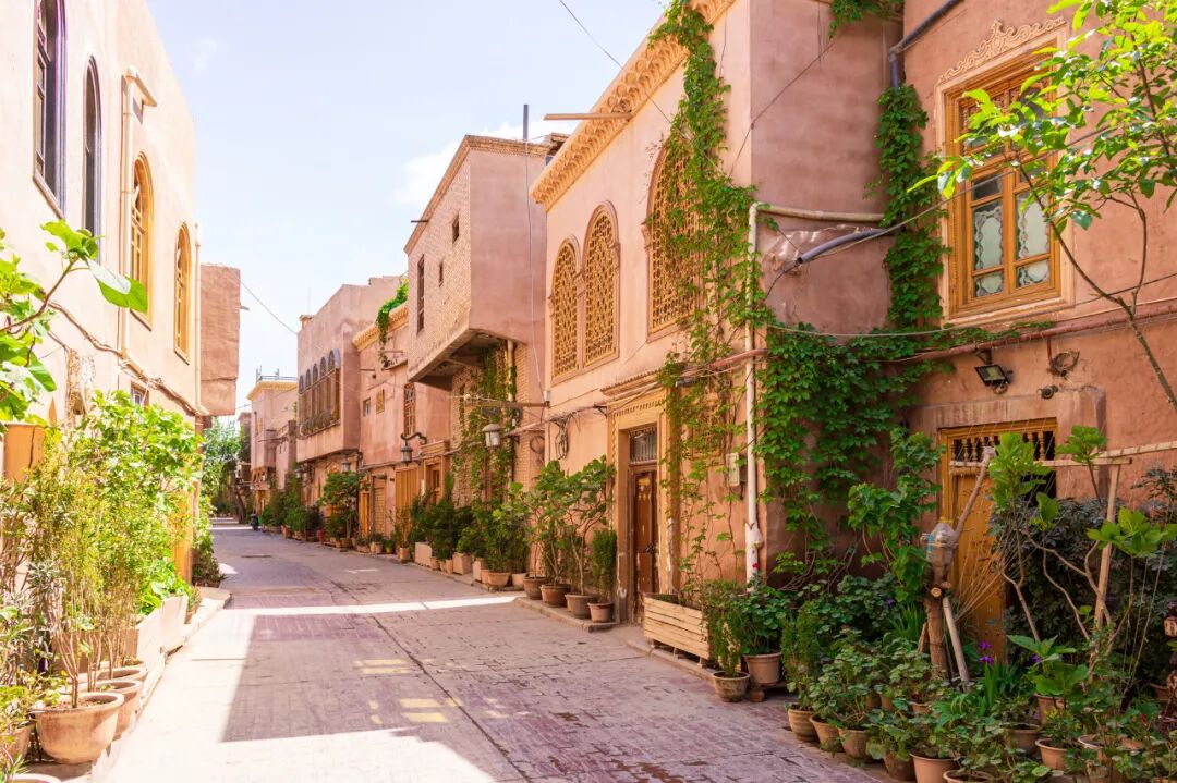 中国最“懒”的城市：睡到中午12点还嫌早！景色不输摩洛哥，满街美女，却被遗忘千年