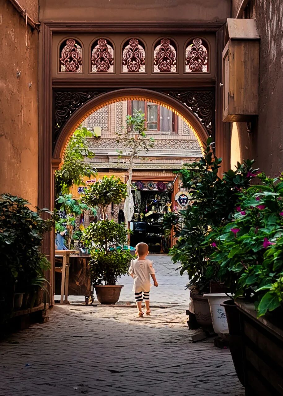 中国最“懒”的城市：睡到中午12点还嫌早！景色不输摩洛哥，满街美女，却被遗忘千年