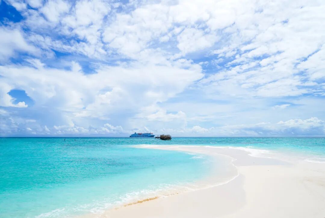 中国最霸气的城市：坐拥8个机场，却禁止外国人入内！什么都免费，不输马代，但只有0.01%的来过