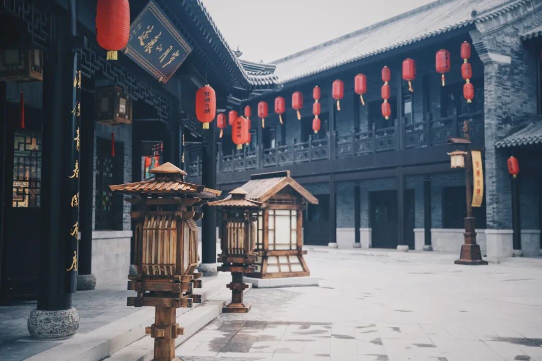 山东又一“假古城”火了，耗资39亿，却不收门票！游客：来了根本不想走