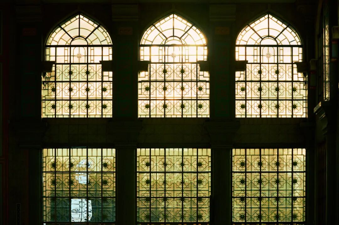 国内最适合“躺平”的城市：四季如春，房价叫板鹤岗！7W能买房，5点下班，每年却有3W人想逃离...