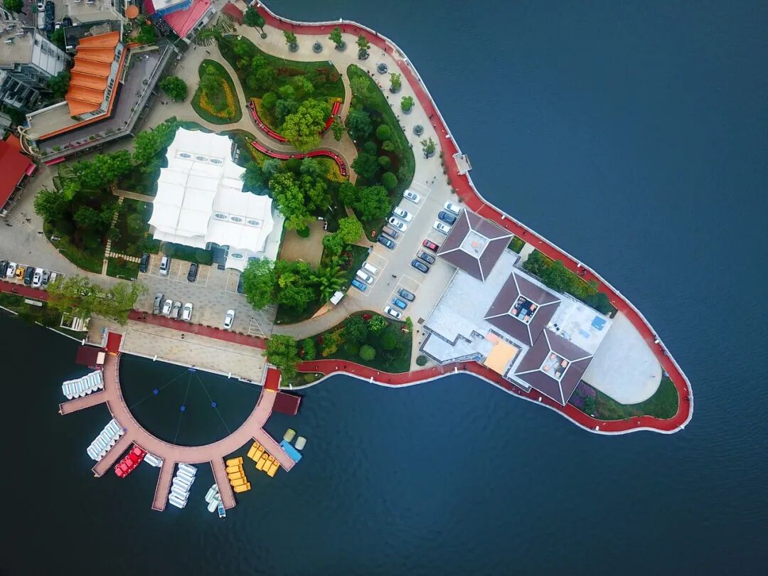 国内最适合“躺平”的城市：四季如春，房价叫板鹤岗！7W能买房，5点下班，每年却有3W人想逃离...