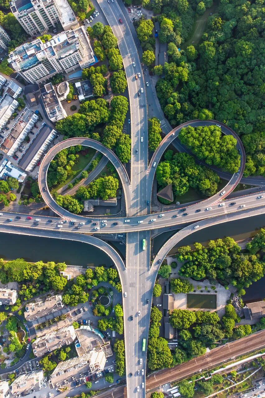 中国最“臭”的城市：臭晕游客，吃吐无数人！比柳州还“上头”，却让鲁迅表白！穷游必去，比苏杭更诗意