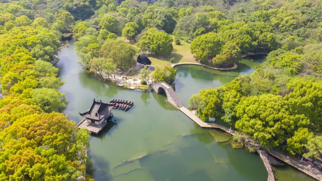 中国最“臭”的城市：臭晕游客，吃吐无数人！比柳州还“上头”，却让鲁迅表白！穷游必去，比苏杭更诗意