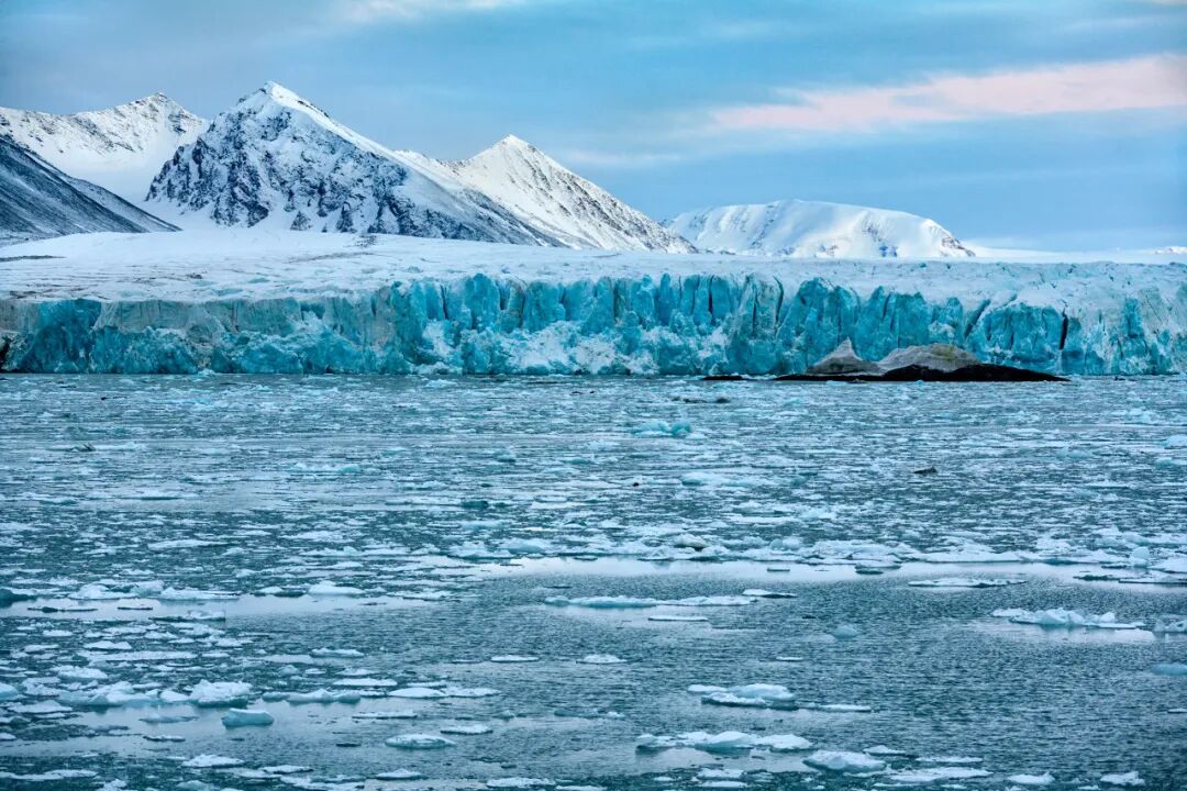 日本排放核污水1天后，这个“禁止出生和死亡”的地方火了：全网0差评，免费上学看病，还对中国免签