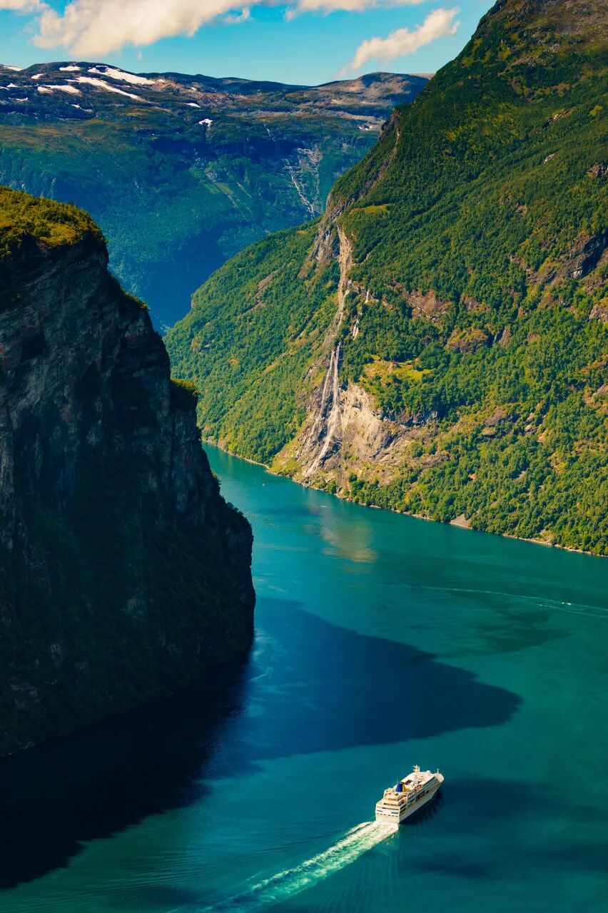 日本排放核污水1天后，这个“禁止出生和死亡”的地方火了：全网0差评，免费上学看病，还对中国免签