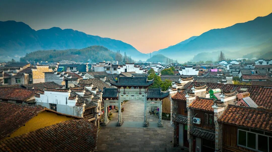 浙江唯一免费的5A古镇，不要只会去乌镇人挤人了！白居易疯狂表白，美到窒息，物价还低...