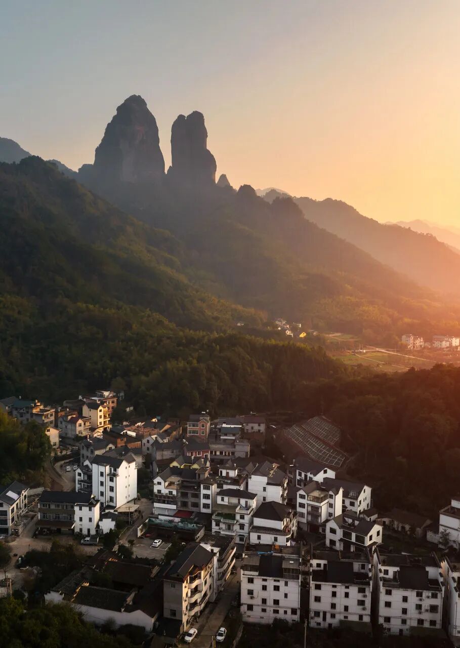 浙江唯一免费的5A古镇，不要只会去乌镇人挤人了！白居易疯狂表白，美到窒息，物价还低...