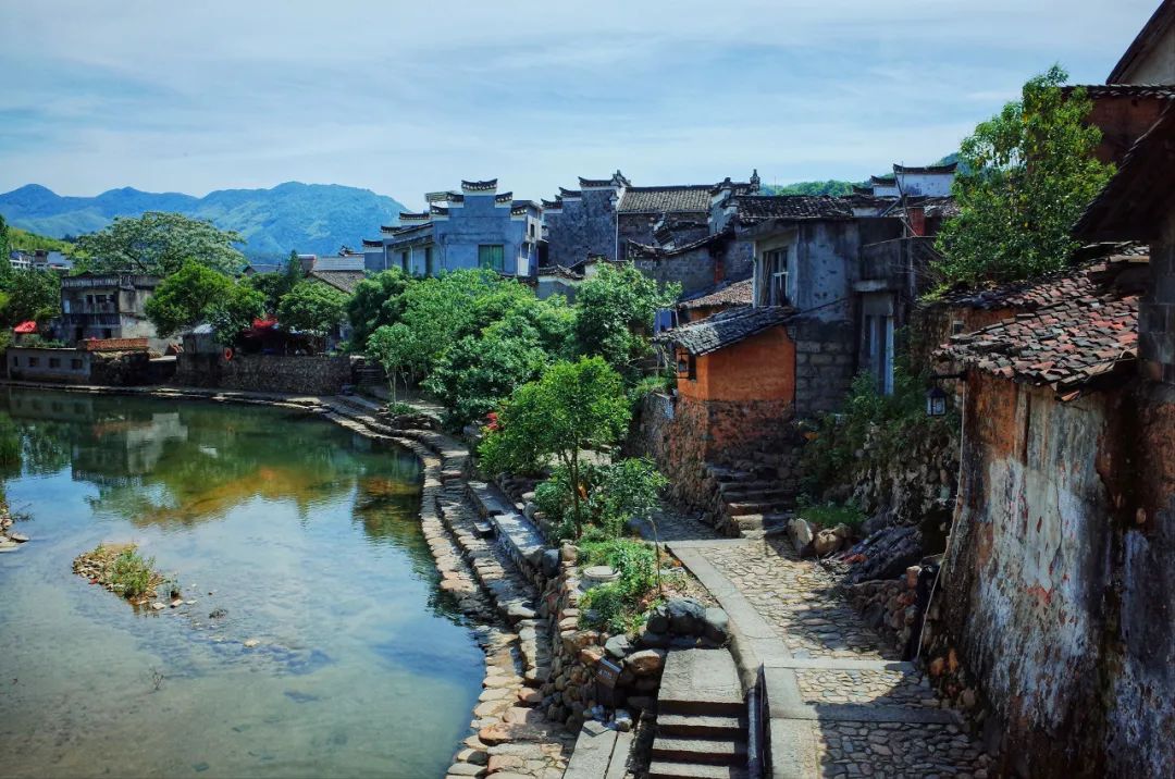 浙江唯一免费的5A古镇，不要只会去乌镇人挤人了！白居易疯狂表白，美到窒息，物价还低...
