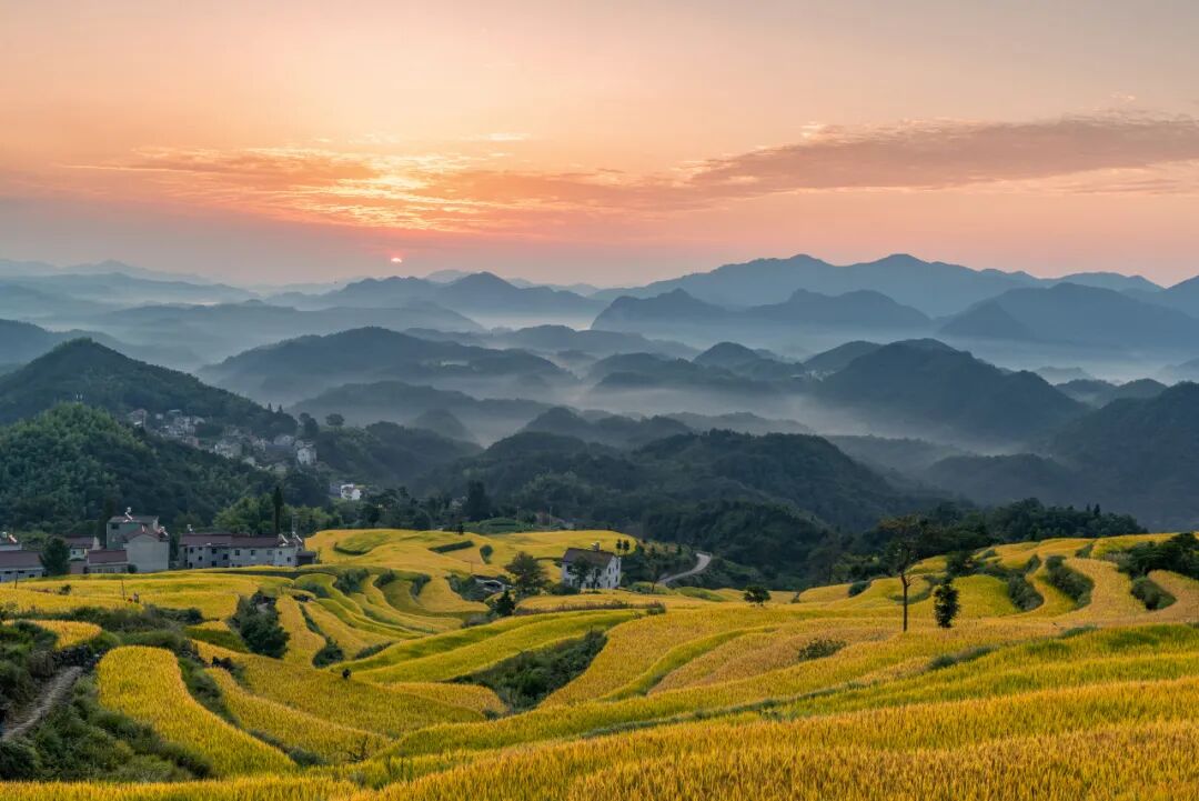 国内最适合穷游的6个城市，便宜又好玩！人均800，吃饱玩好，还都是此生必去......