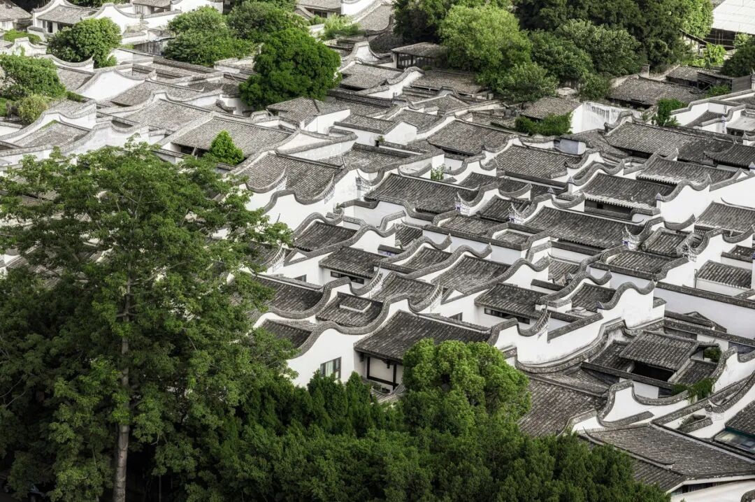 国内最适合穷游的6个城市，便宜又好玩！人均800，吃饱玩好，还都是此生必去......