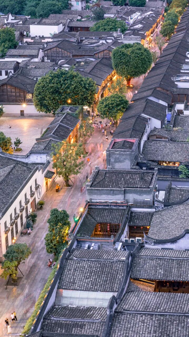 国内最适合穷游的6个城市，便宜又好玩！人均800，吃饱玩好，还都是此生必去......