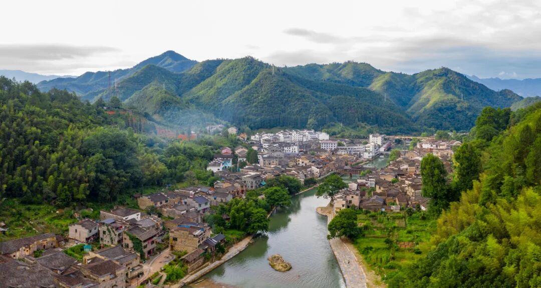 国内最适合穷游的6个城市，便宜又好玩！人均800，吃饱玩好，还都是此生必去......