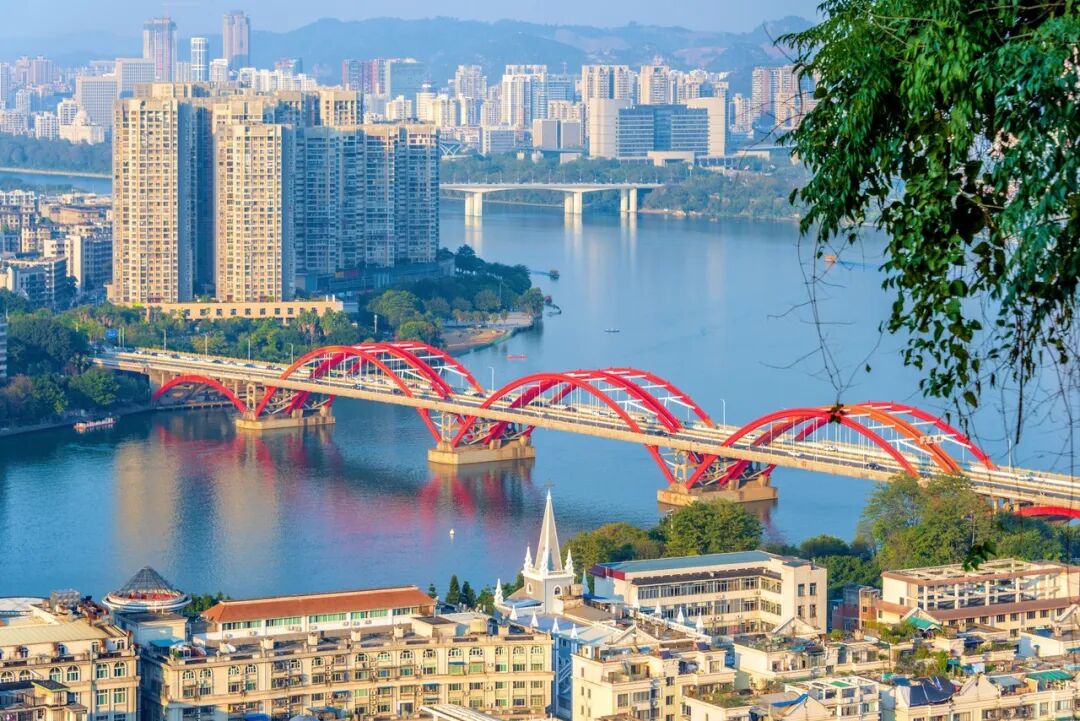 广西与贵州交界有个县，名气不大却出了多个世界之最，让人惊叹